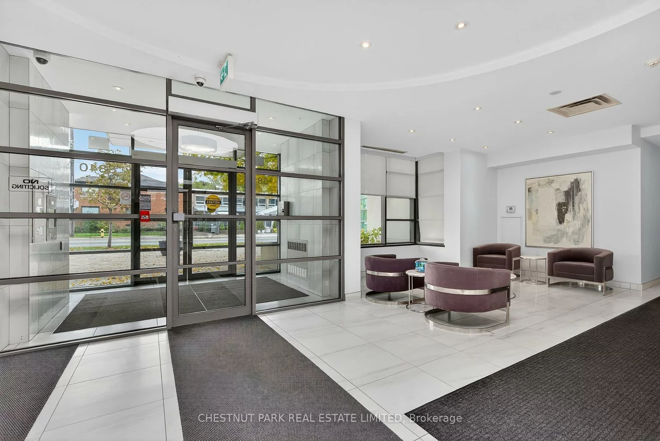 3840, Bathurst, Clanton Park, Toronto