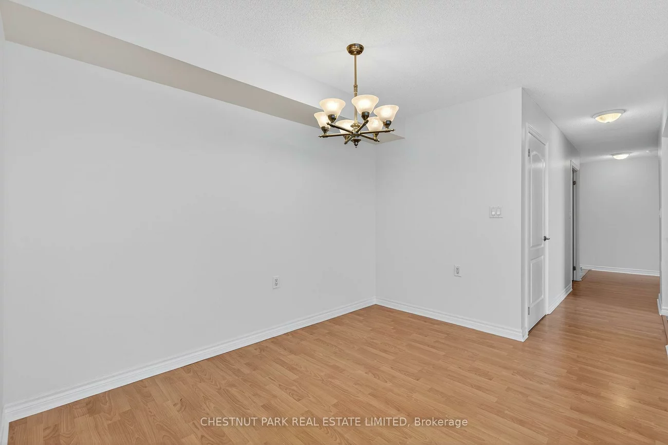 3840, Bathurst, Clanton Park, Toronto