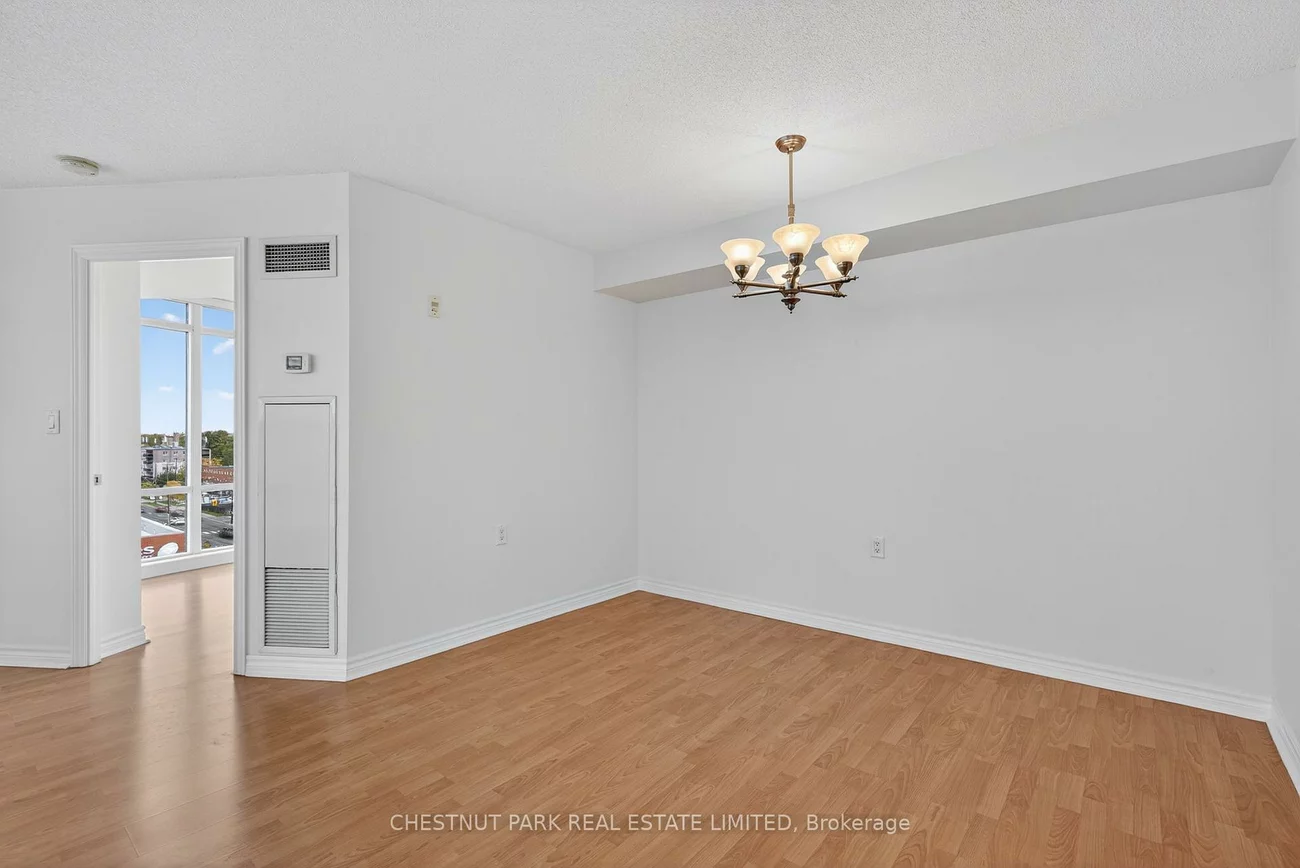 3840, Bathurst, Clanton Park, Toronto