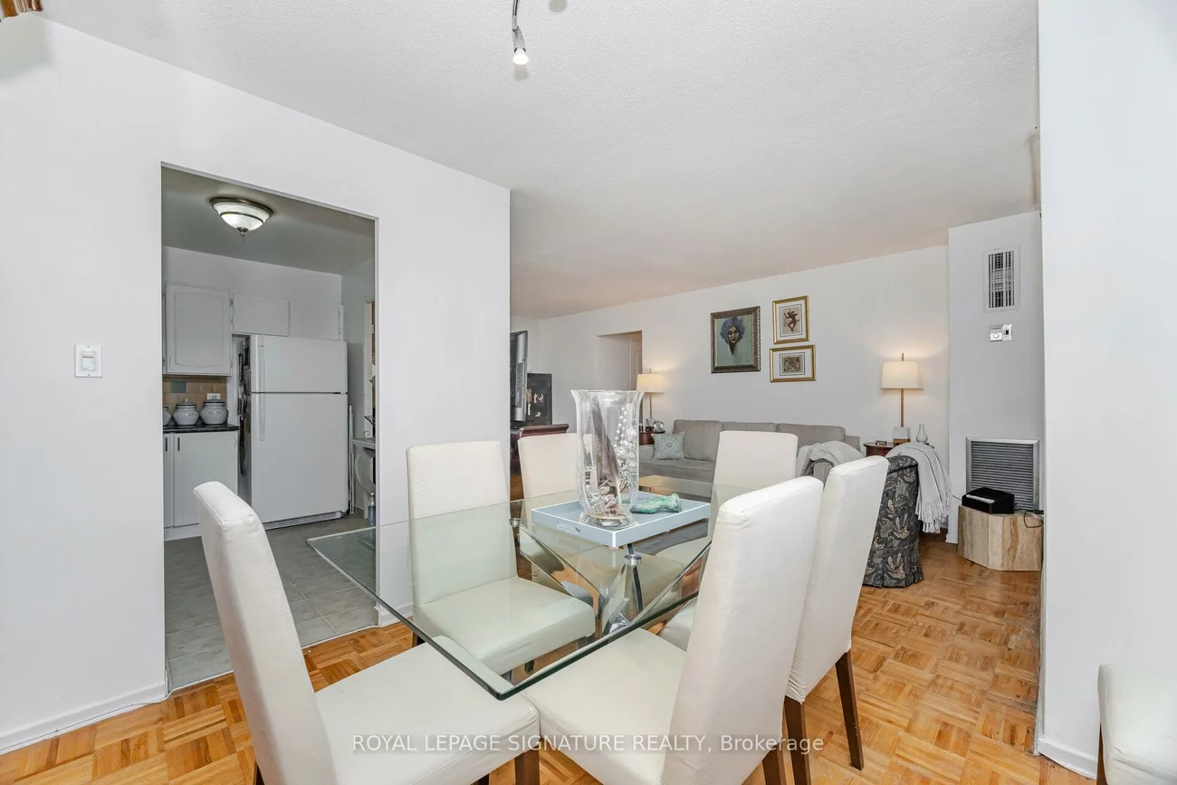 10, Edgecliff, Flemingdon Park, Toronto