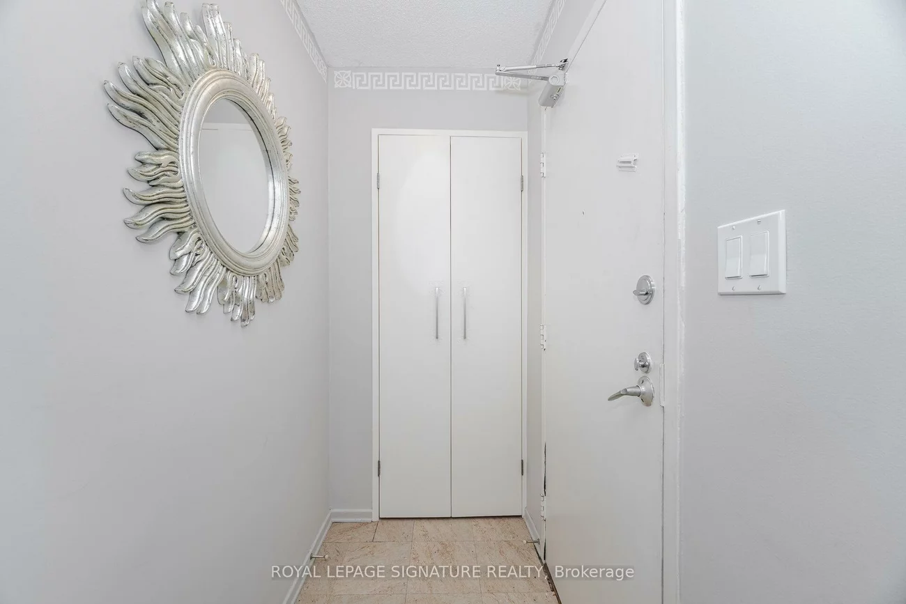 10, Edgecliff, Flemingdon Park, Toronto