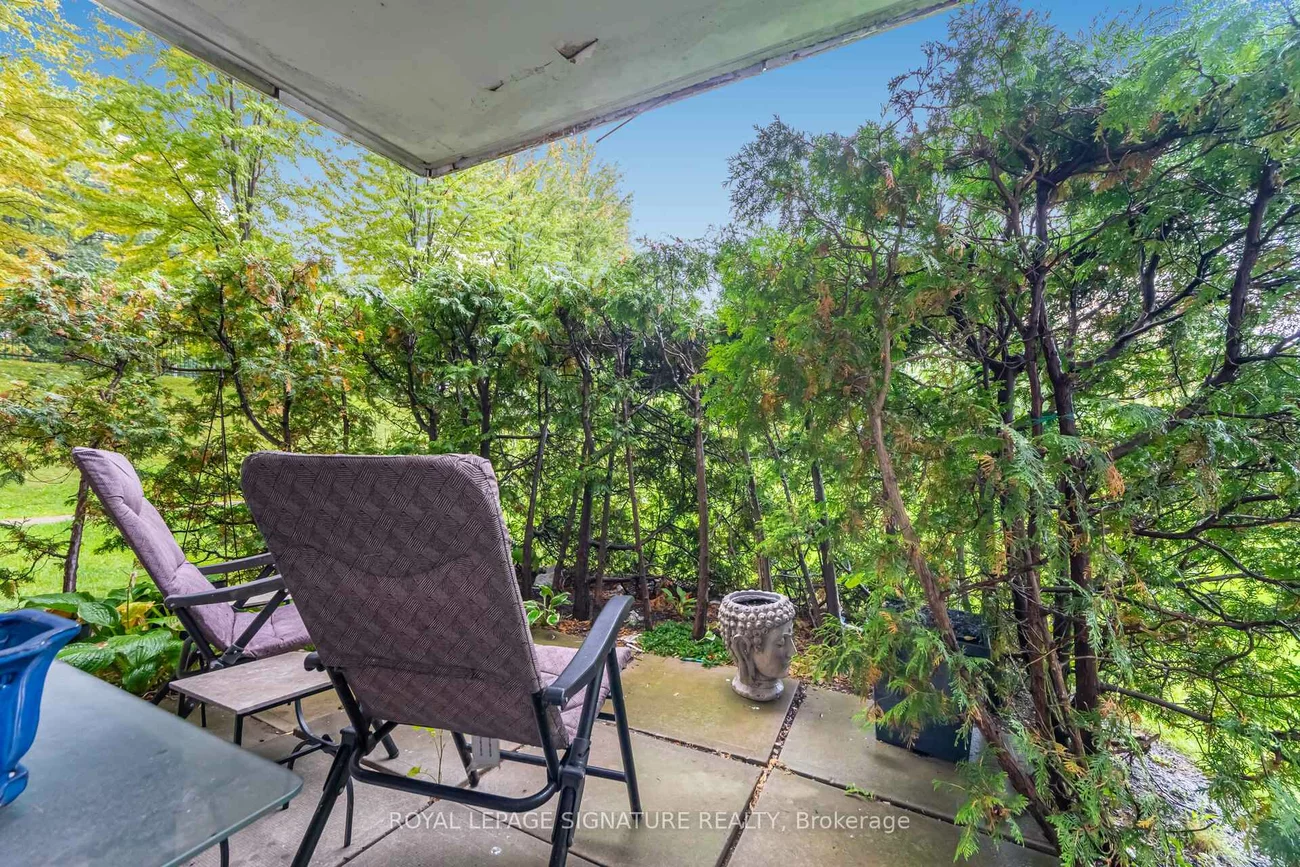 10, Edgecliff, Flemingdon Park, Toronto