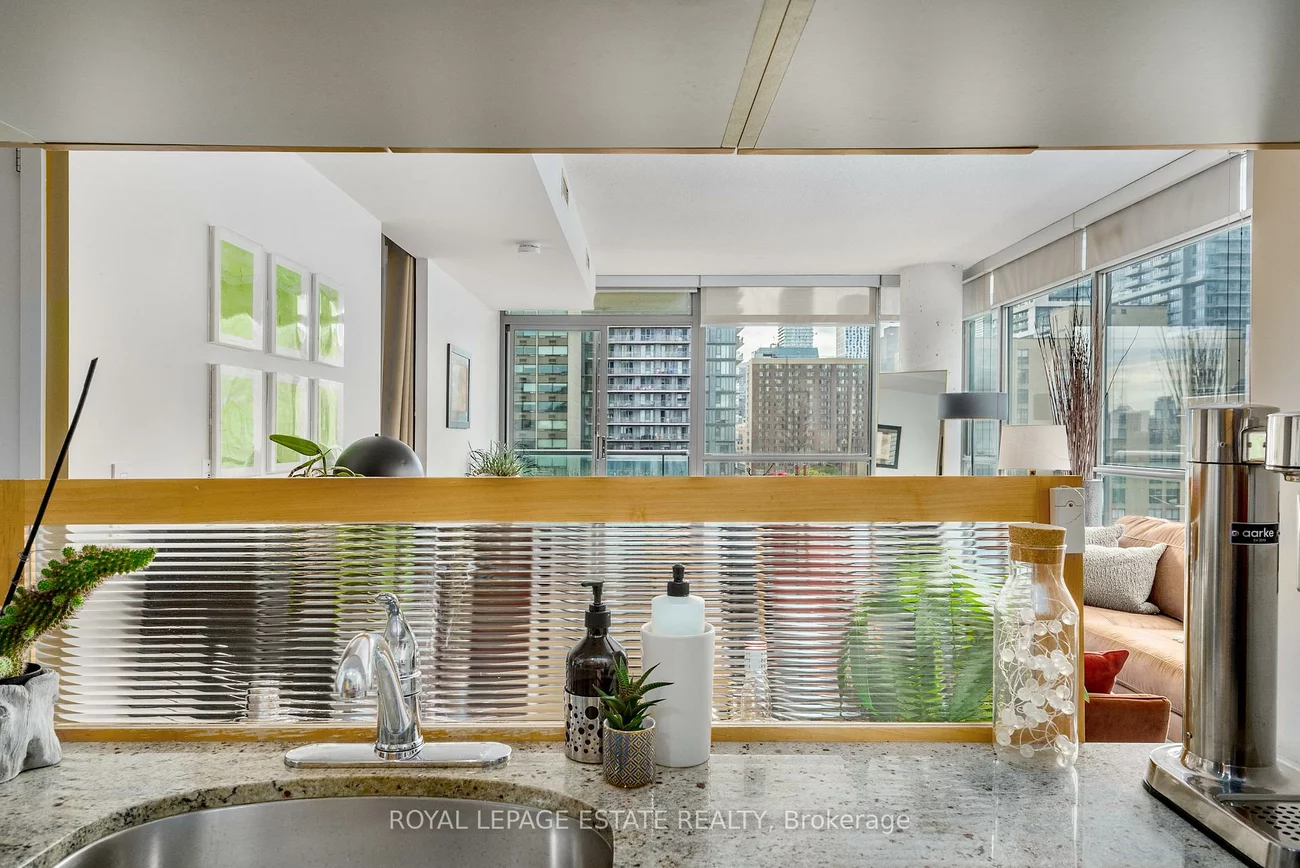 281, Mutual, Church-Yonge Corridor, Toronto