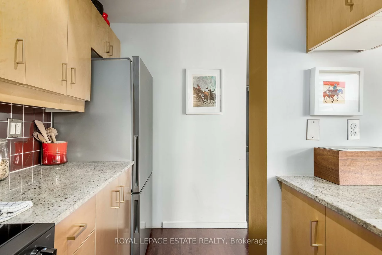 281, Mutual, Church-Yonge Corridor, Toronto