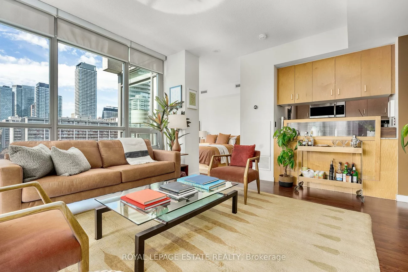 281, Mutual, Church-Yonge Corridor, Toronto