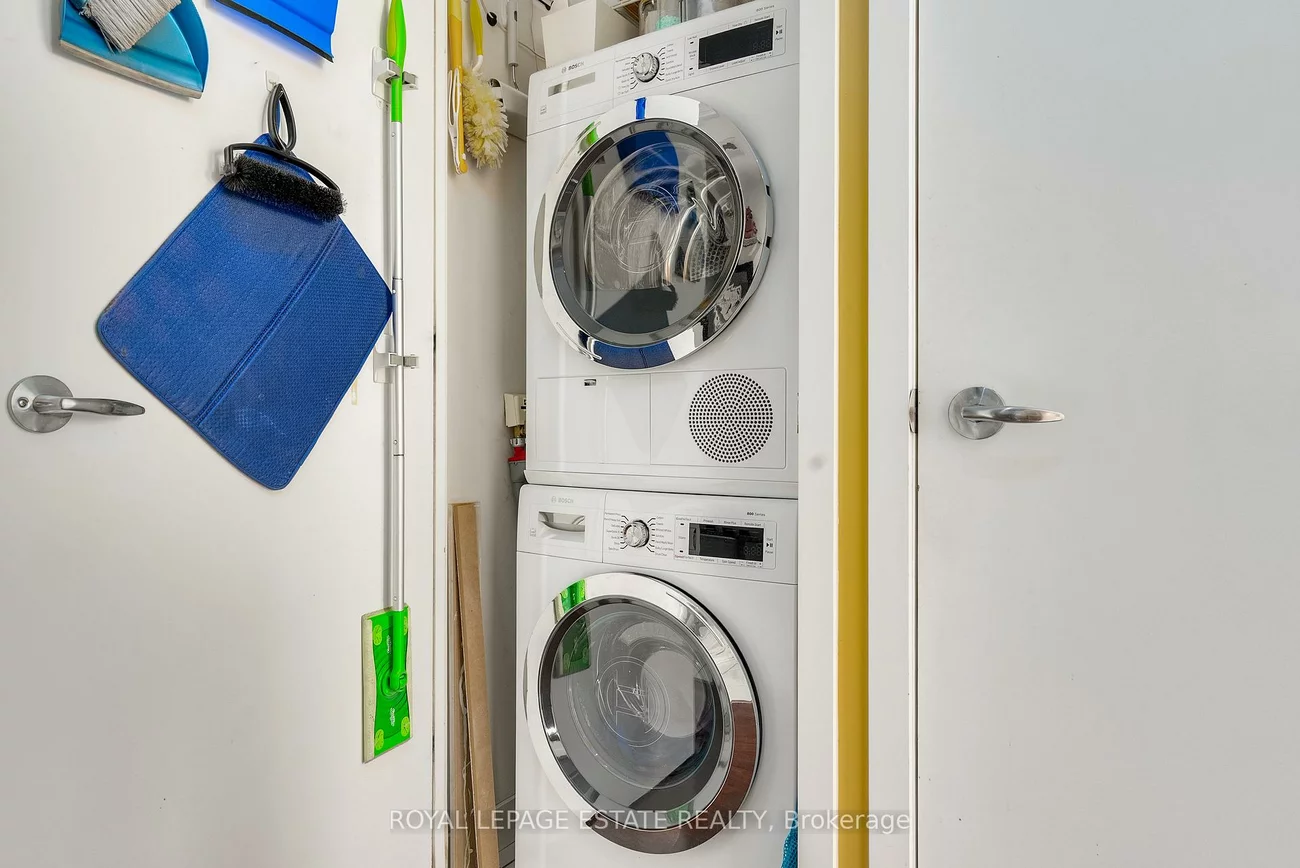 281, Mutual, Church-Yonge Corridor, Toronto