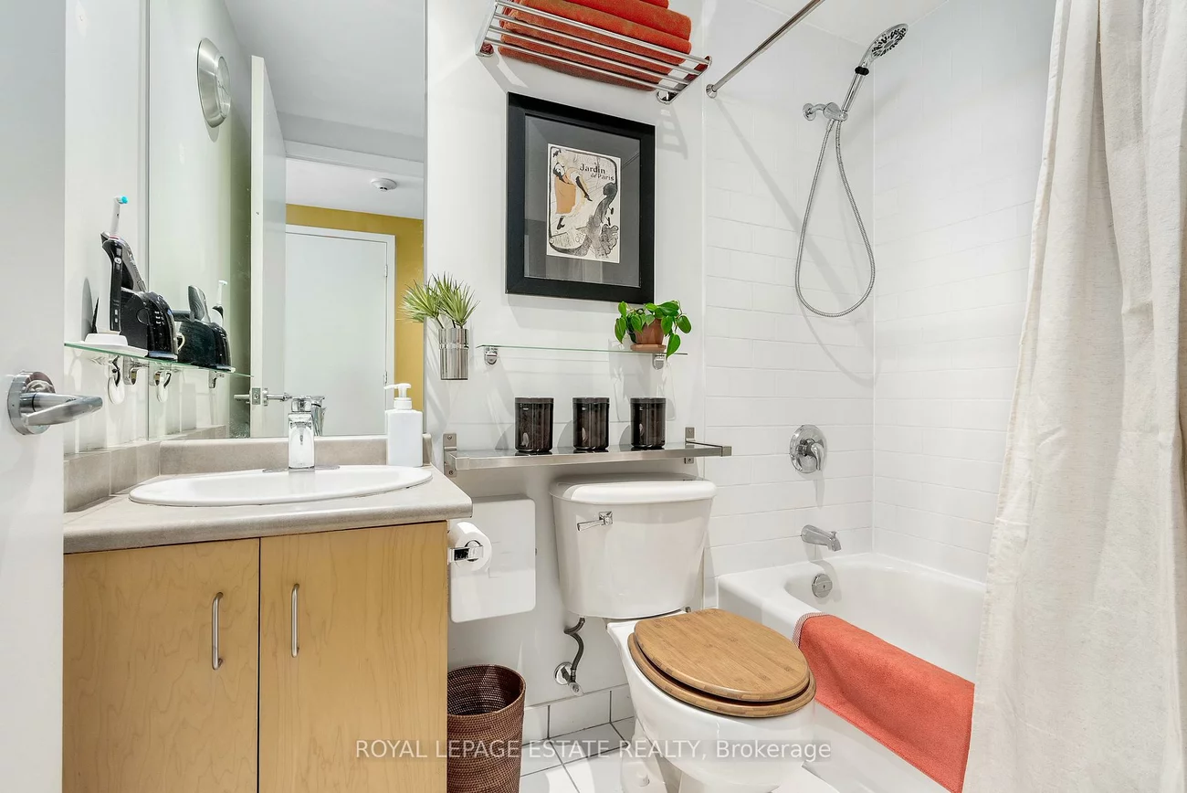 281, Mutual, Church-Yonge Corridor, Toronto