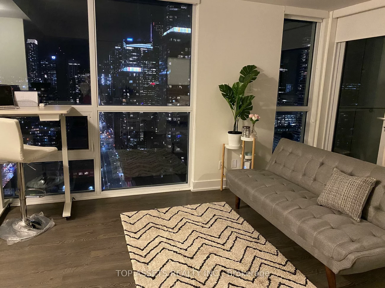 318, Richmond, Waterfront Communities C1, Toronto