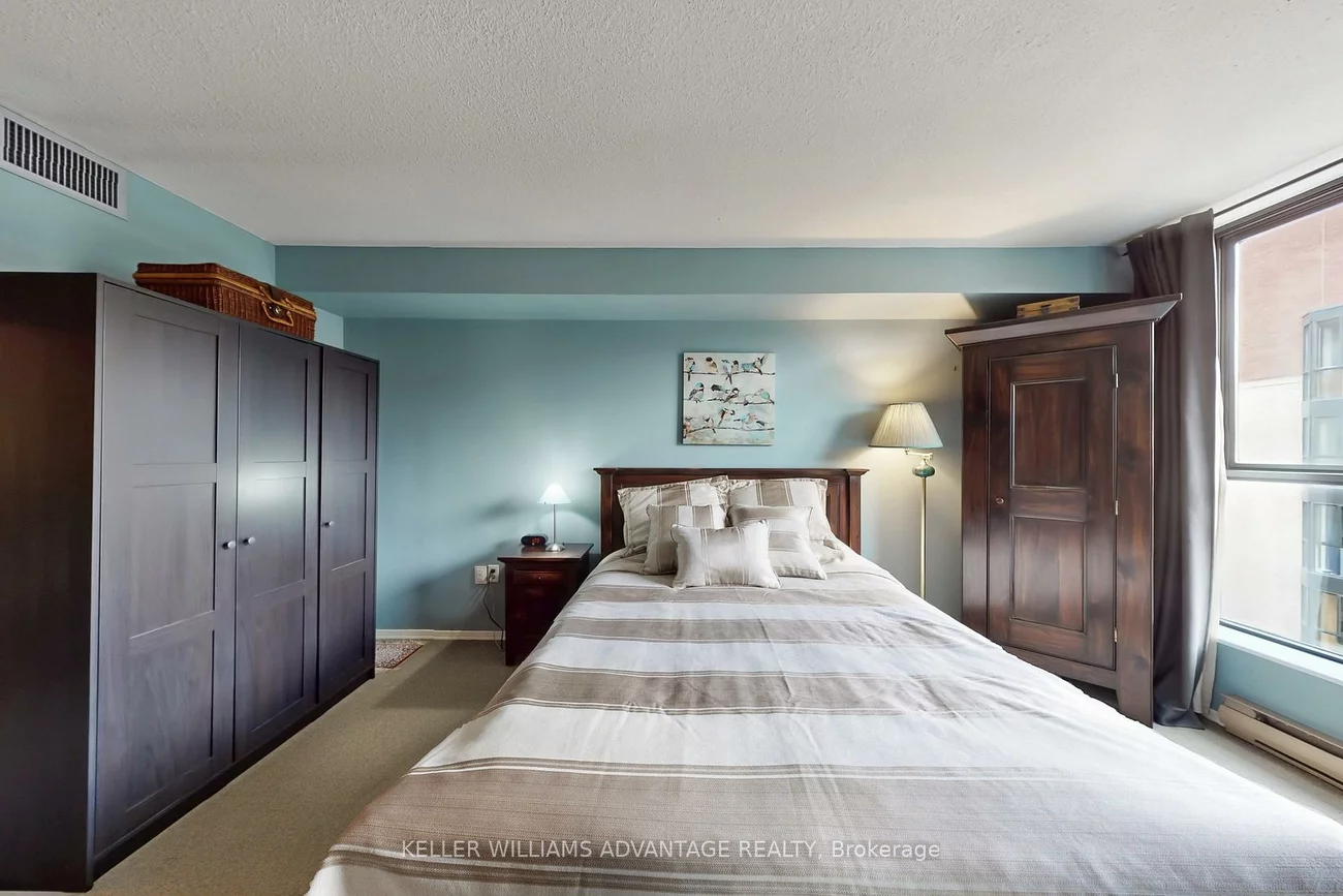 35, Church, Church-Yonge Corridor, Toronto