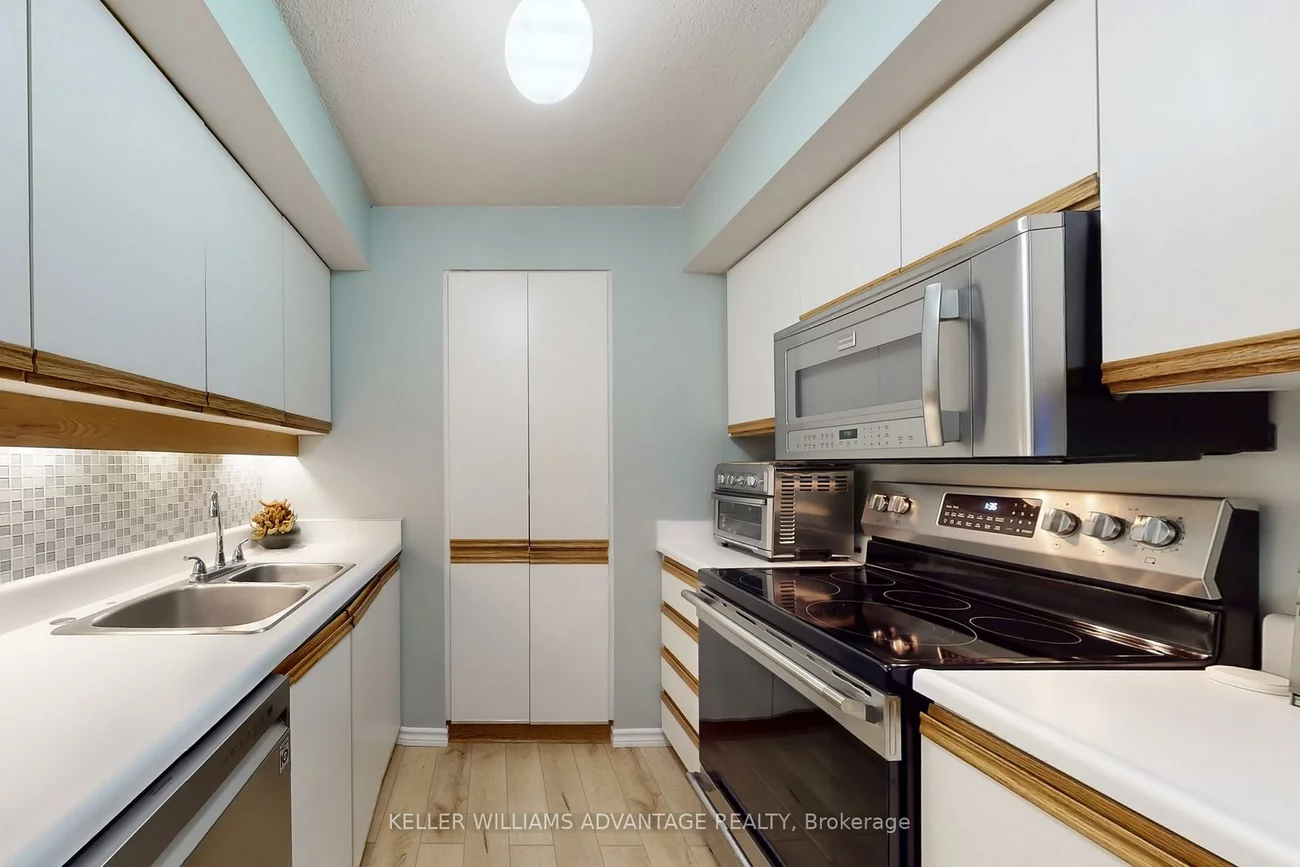 35, Church, Church-Yonge Corridor, Toronto