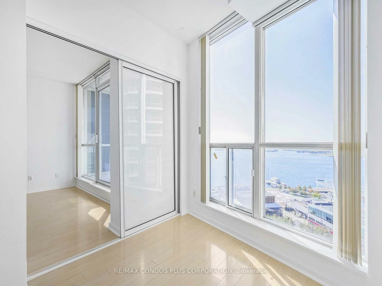 208, Queens, Waterfront Communities C1, Toronto