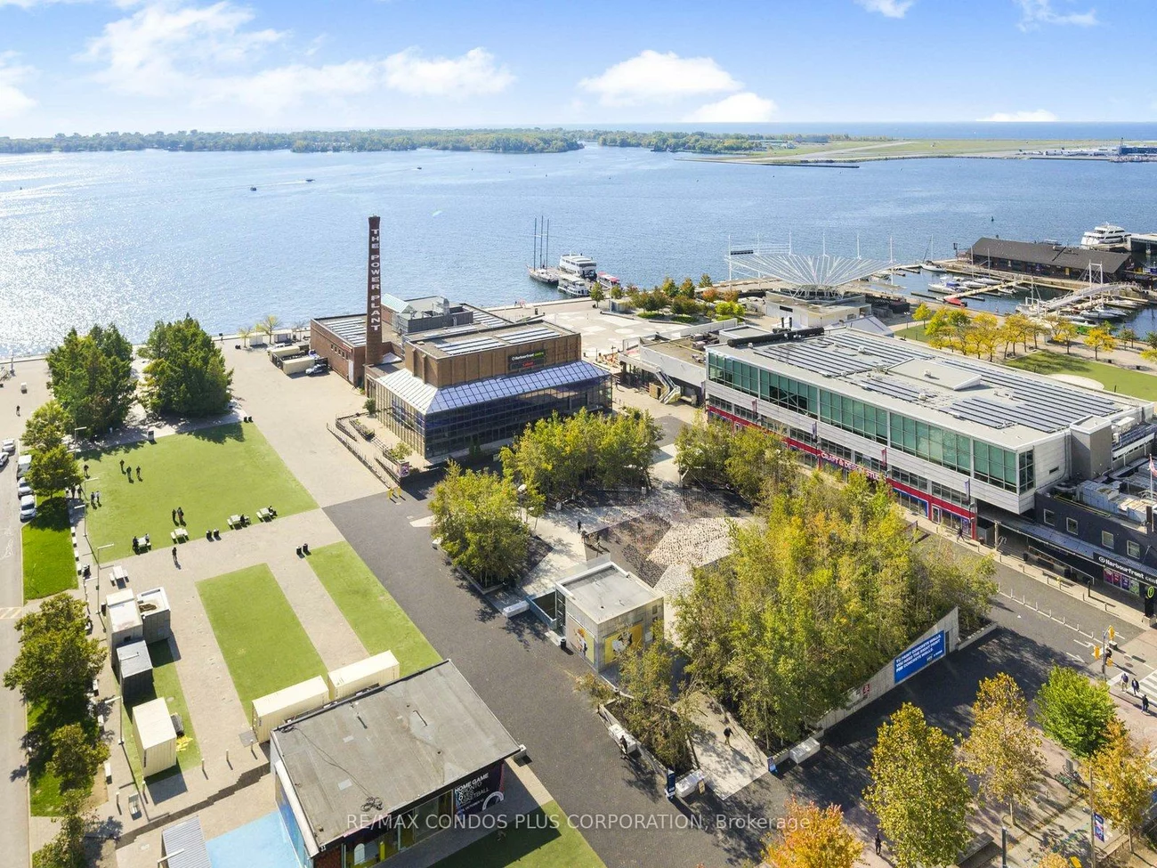 208, Queens, Waterfront Communities C1, Toronto