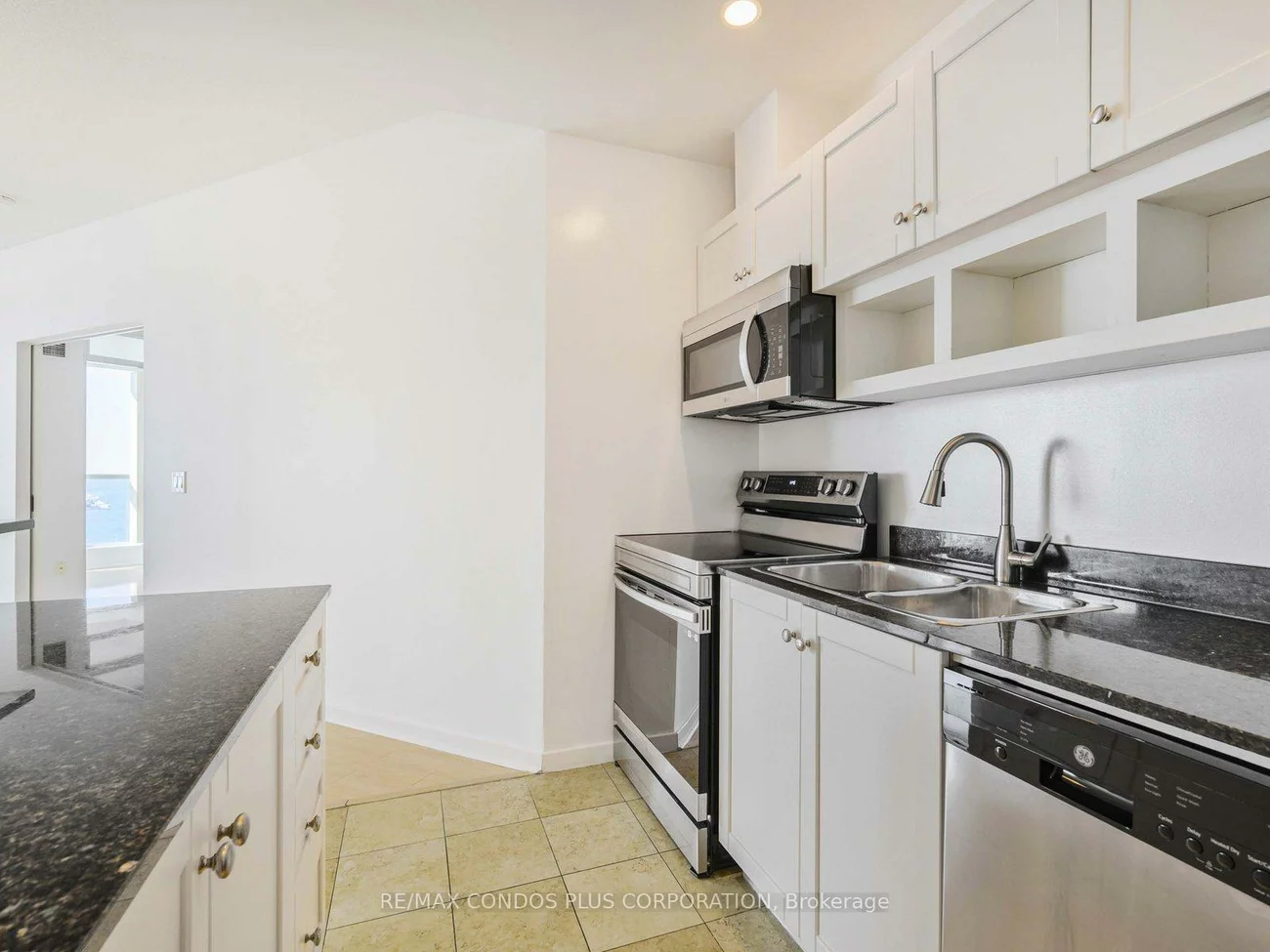 208, Queens, Waterfront Communities C1, Toronto