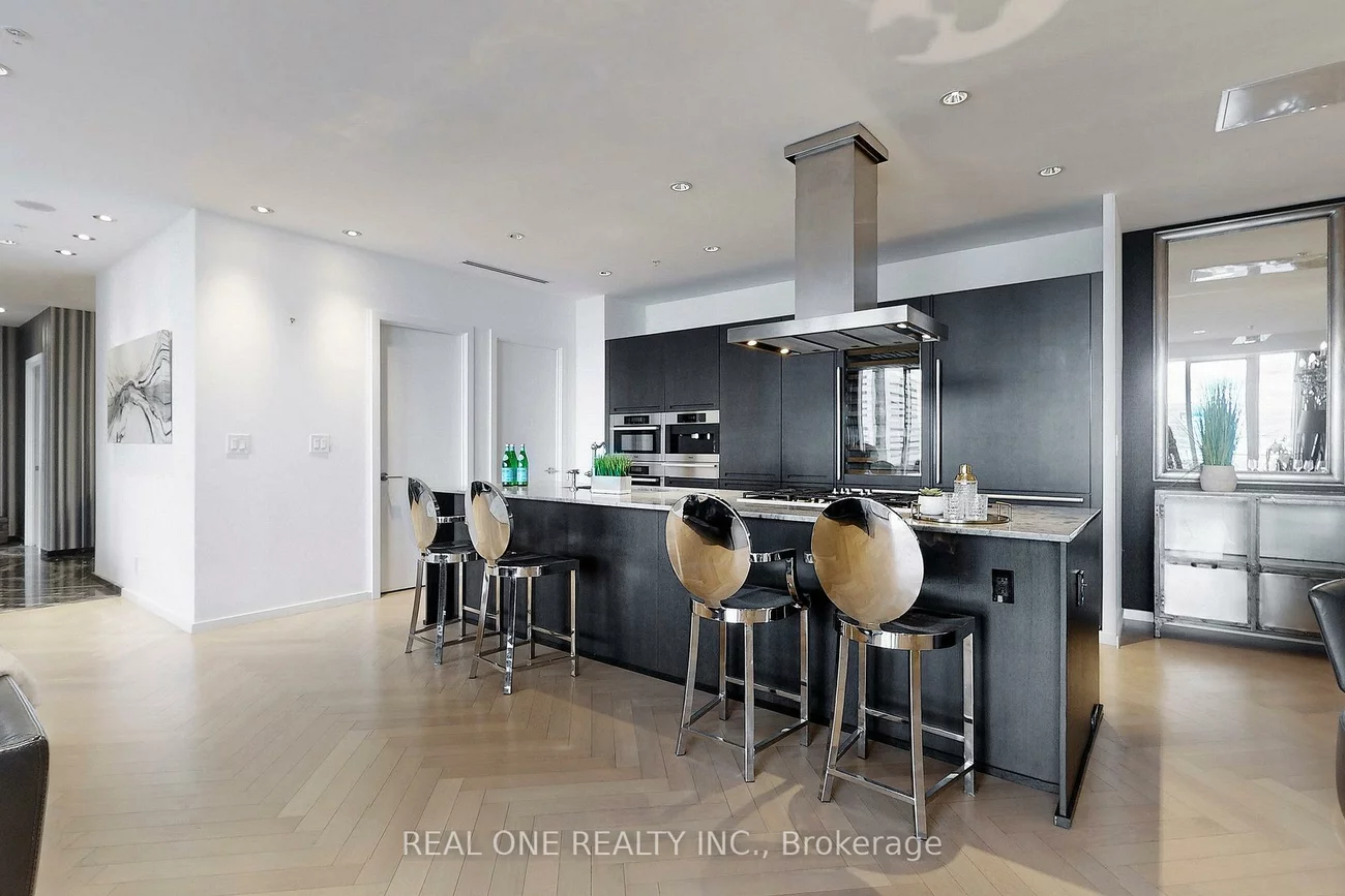 180, UNIVERSITY, Bay Street Corridor, Toronto