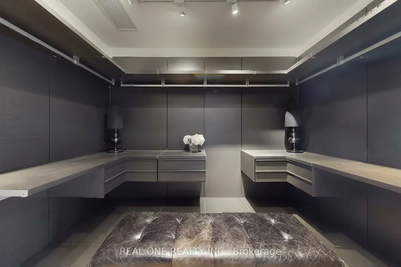 180, UNIVERSITY, Bay Street Corridor, Toronto