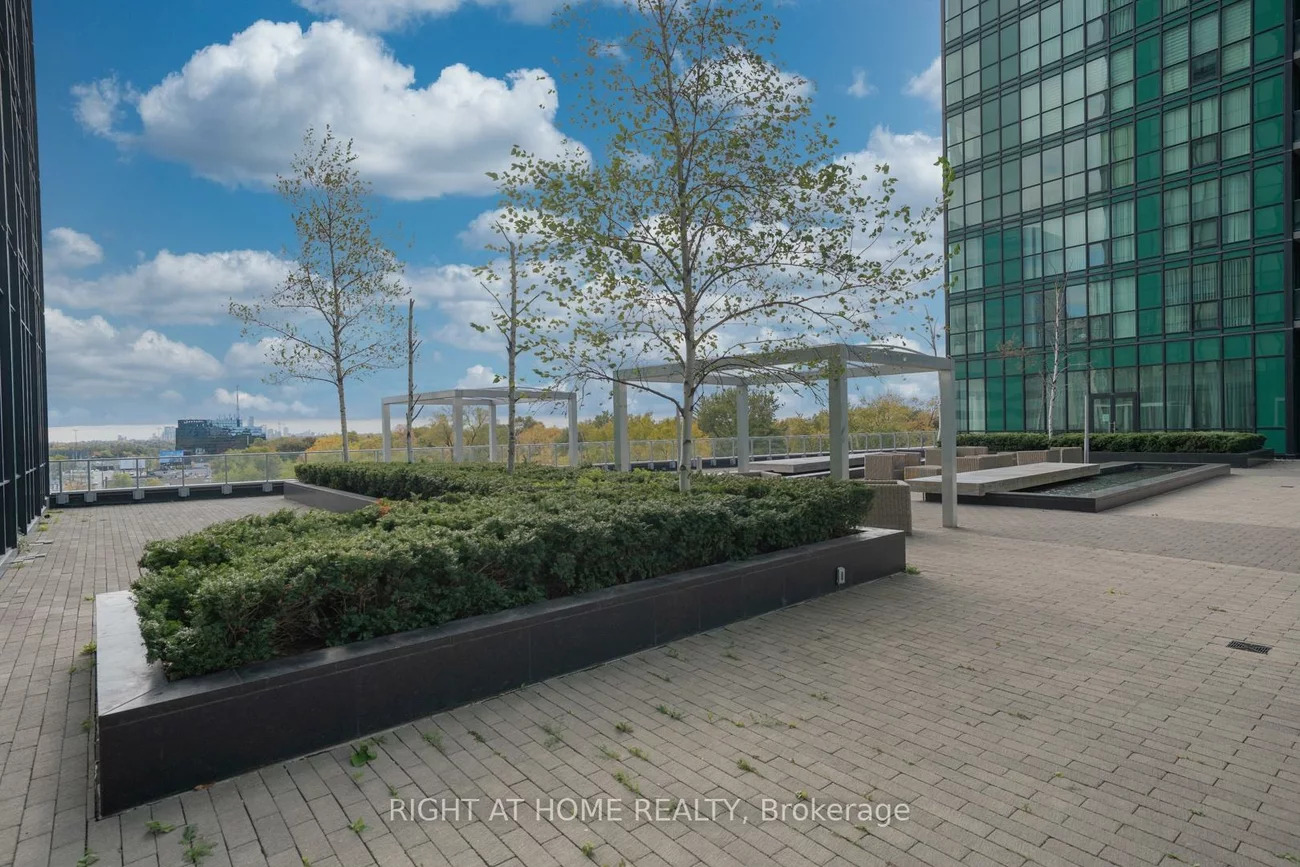 9, Bogert, Lansing-Westgate, Toronto