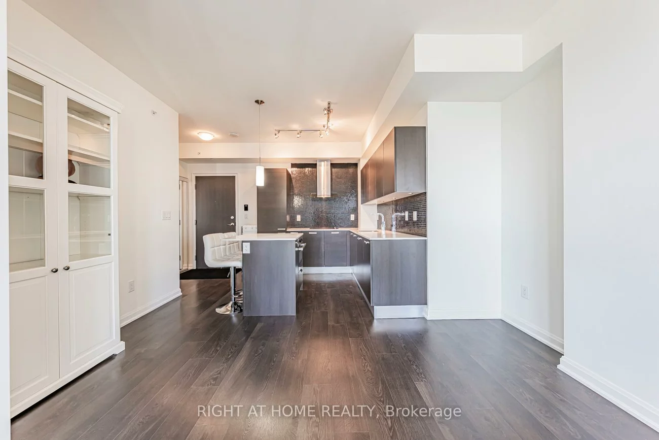 9, Bogert, Lansing-Westgate, Toronto