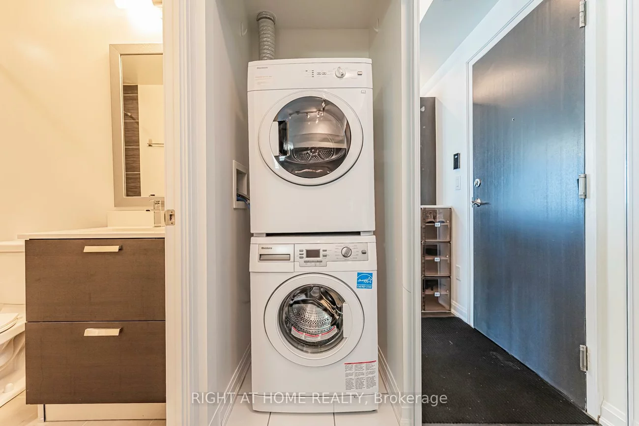 9, Bogert, Lansing-Westgate, Toronto