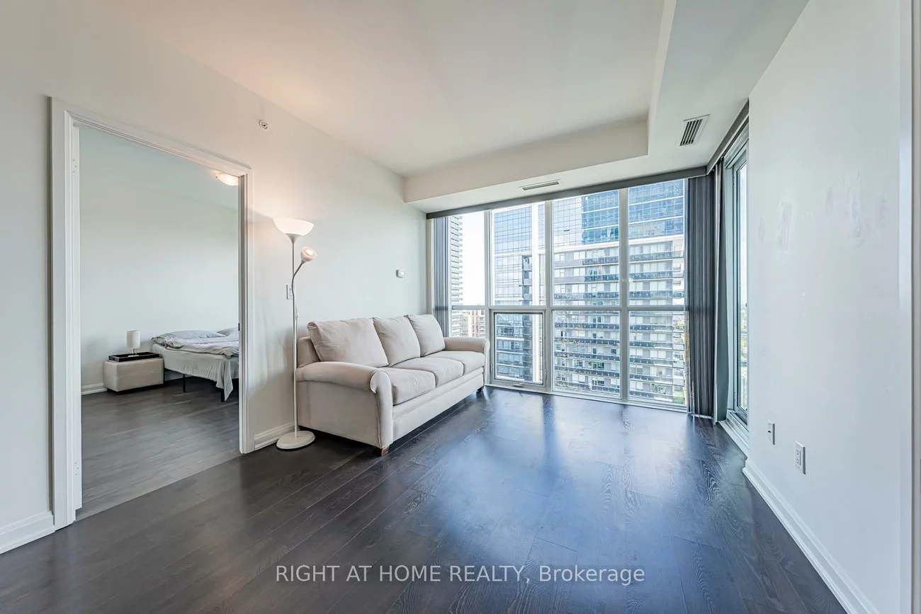 9, Bogert, Lansing-Westgate, Toronto