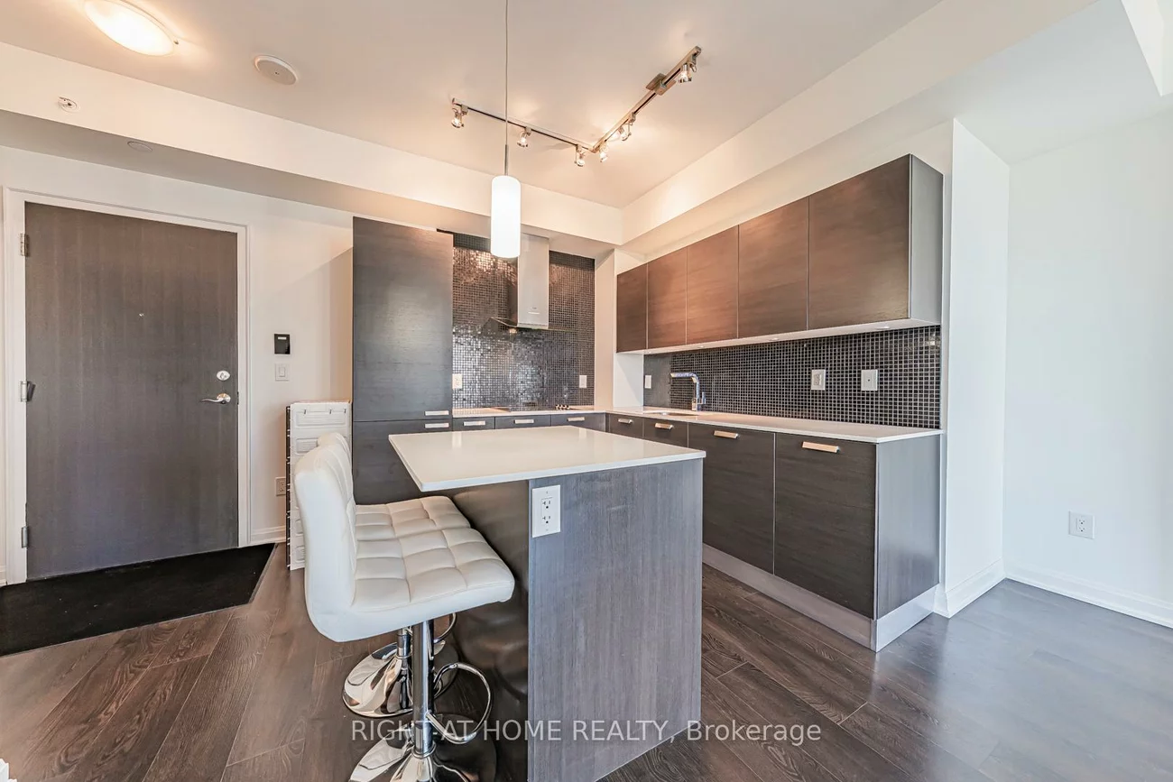 9, Bogert, Lansing-Westgate, Toronto