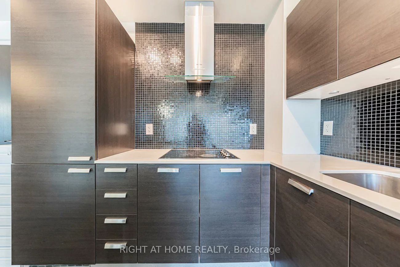 9, Bogert, Lansing-Westgate, Toronto