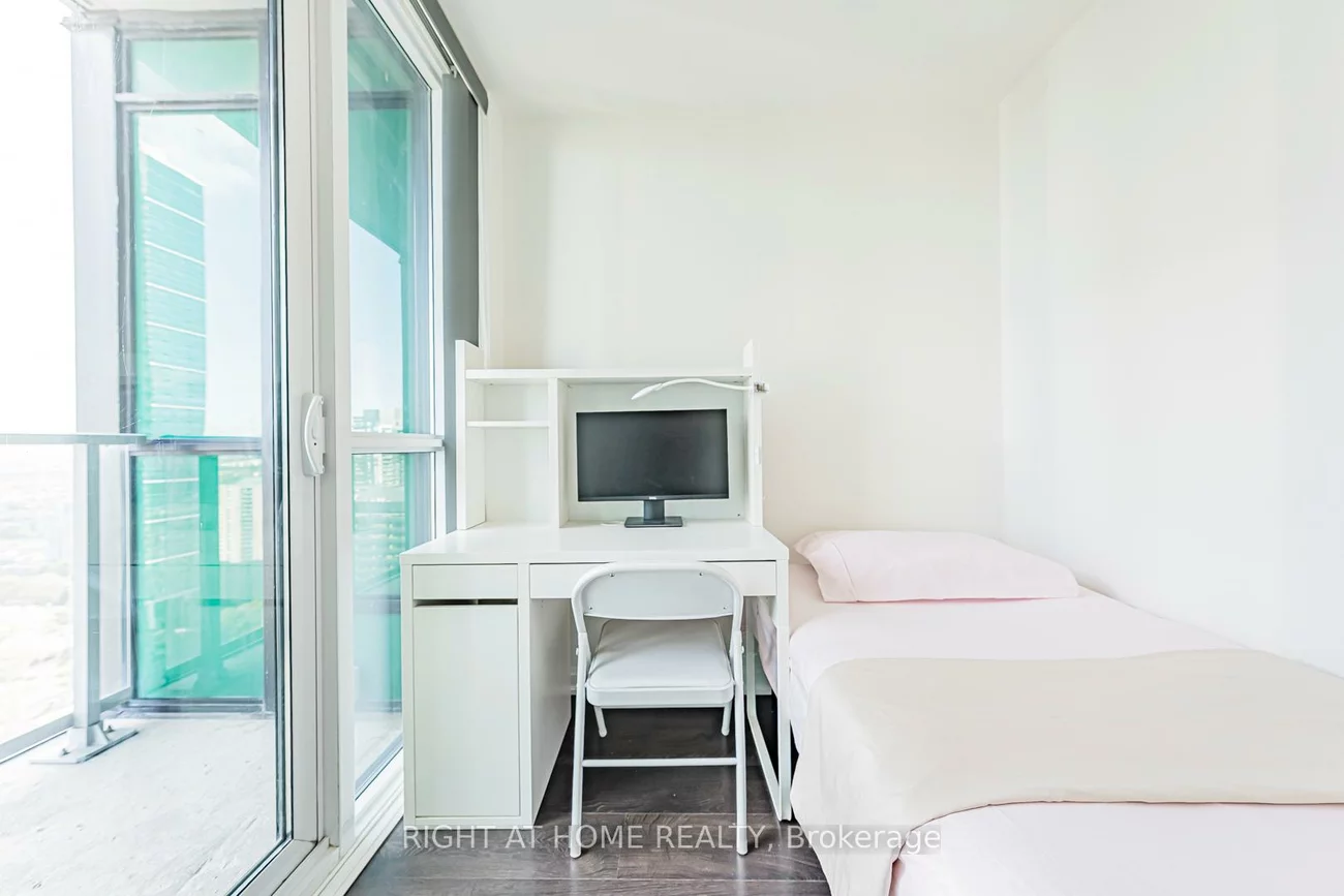 9, Bogert, Lansing-Westgate, Toronto