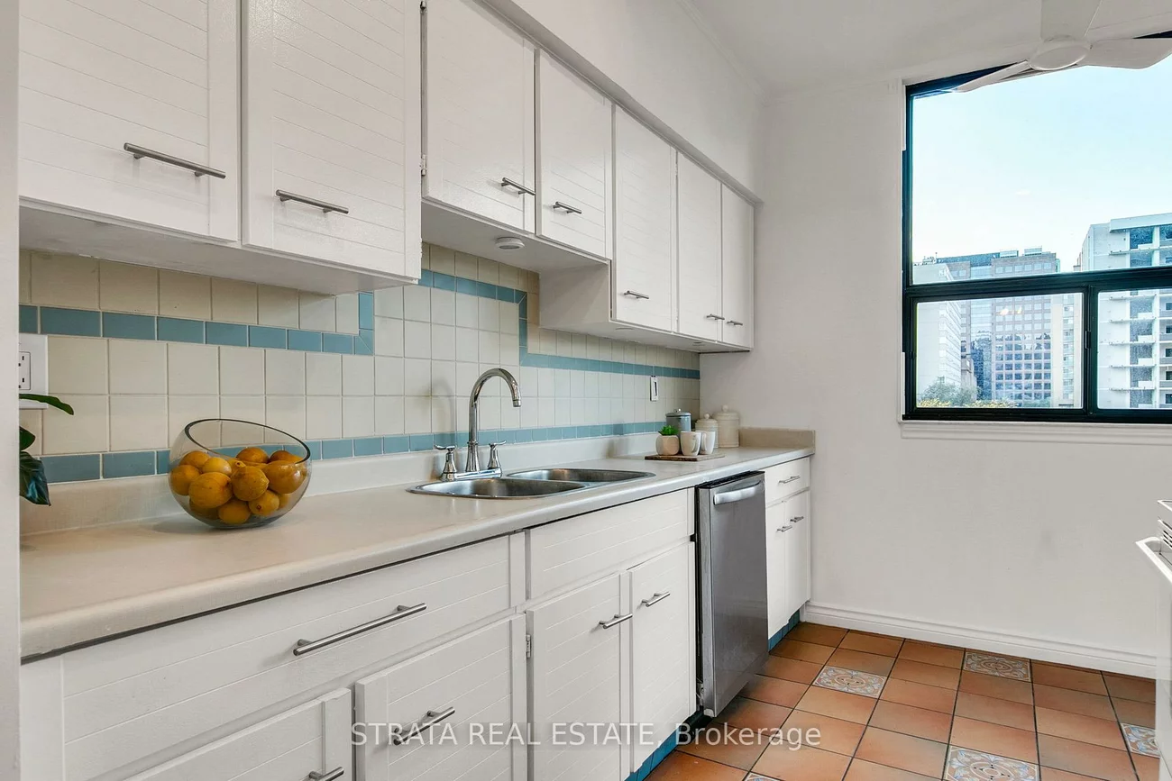 86, Gloucester, Church-Yonge Corridor, Toronto