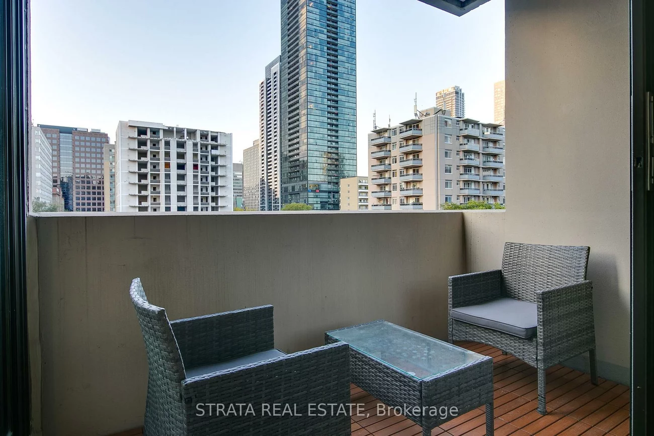 86, Gloucester, Church-Yonge Corridor, Toronto