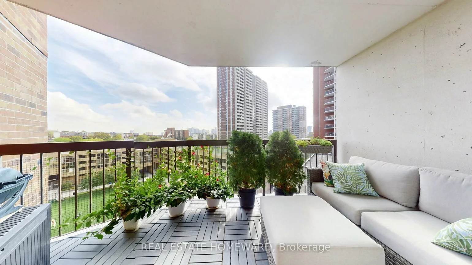 77, Maitland, Cabbagetown-South St. James Town, Toronto