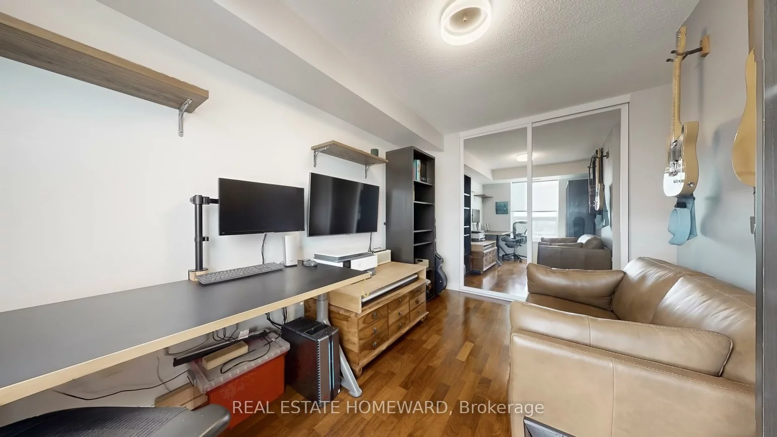 77, Maitland, Cabbagetown-South St. James Town, Toronto