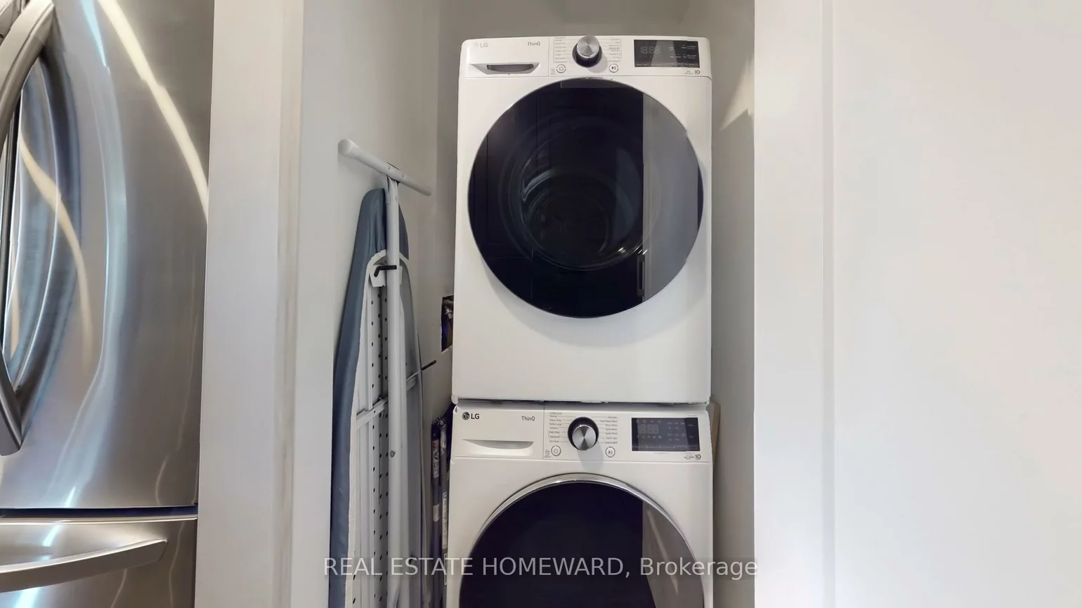 77, Maitland, Cabbagetown-South St. James Town, Toronto