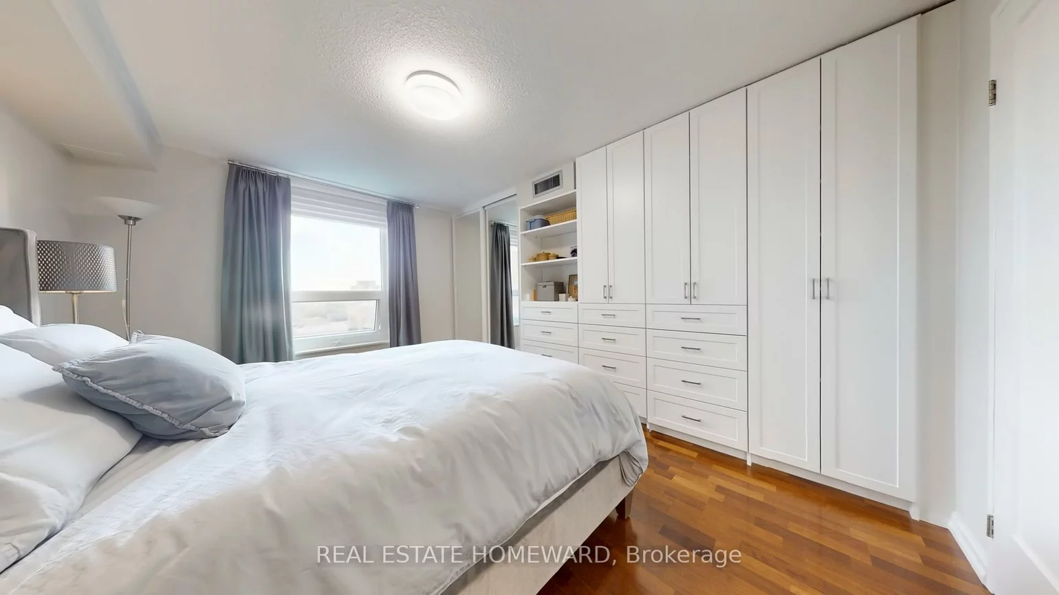 77, Maitland, Cabbagetown-South St. James Town, Toronto