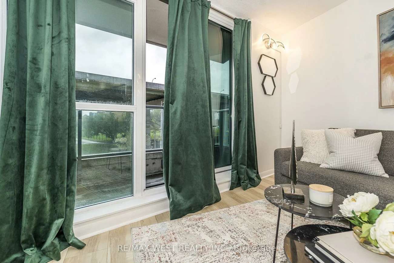 209, Fort York, Niagara, Toronto