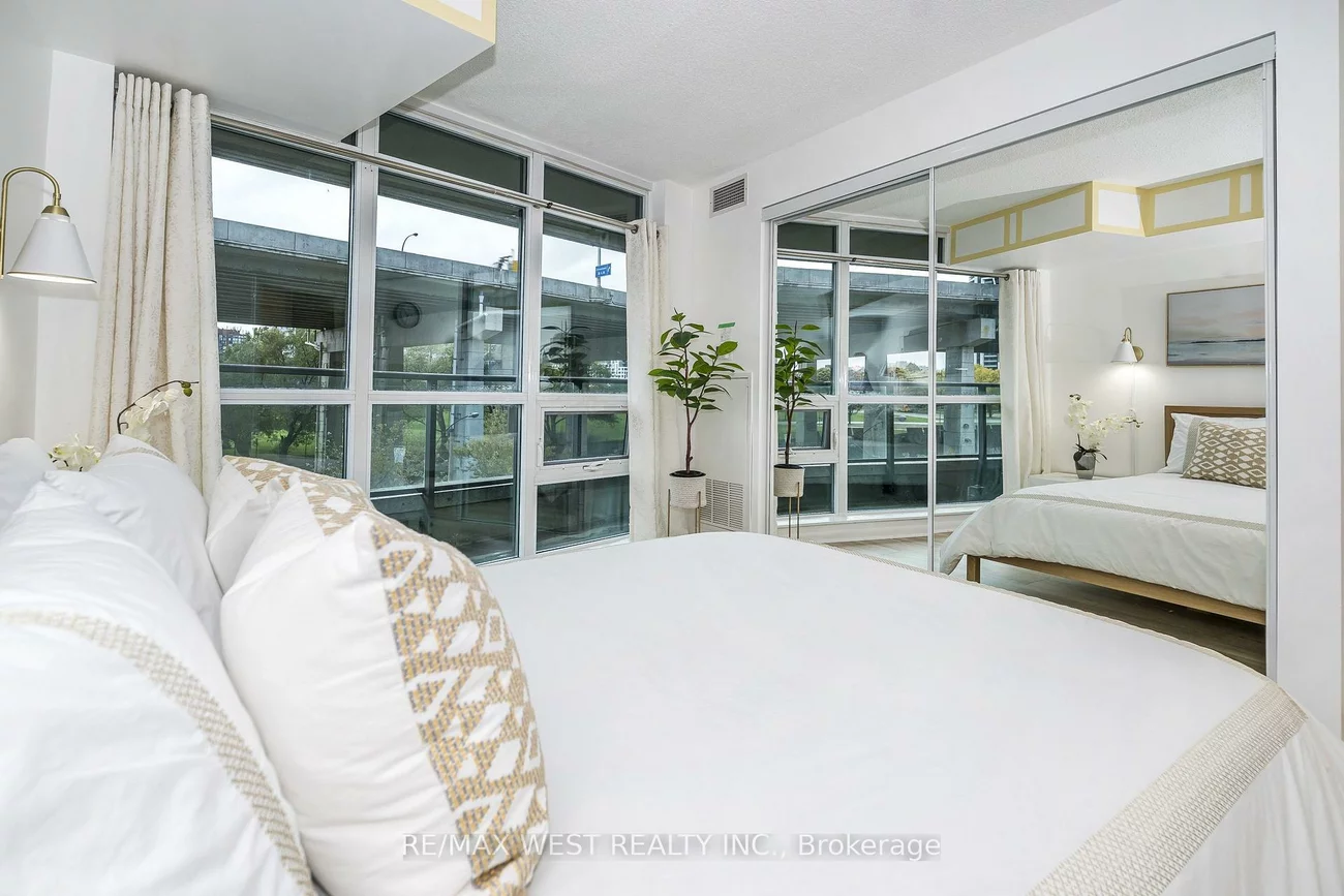 209, Fort York, Niagara, Toronto