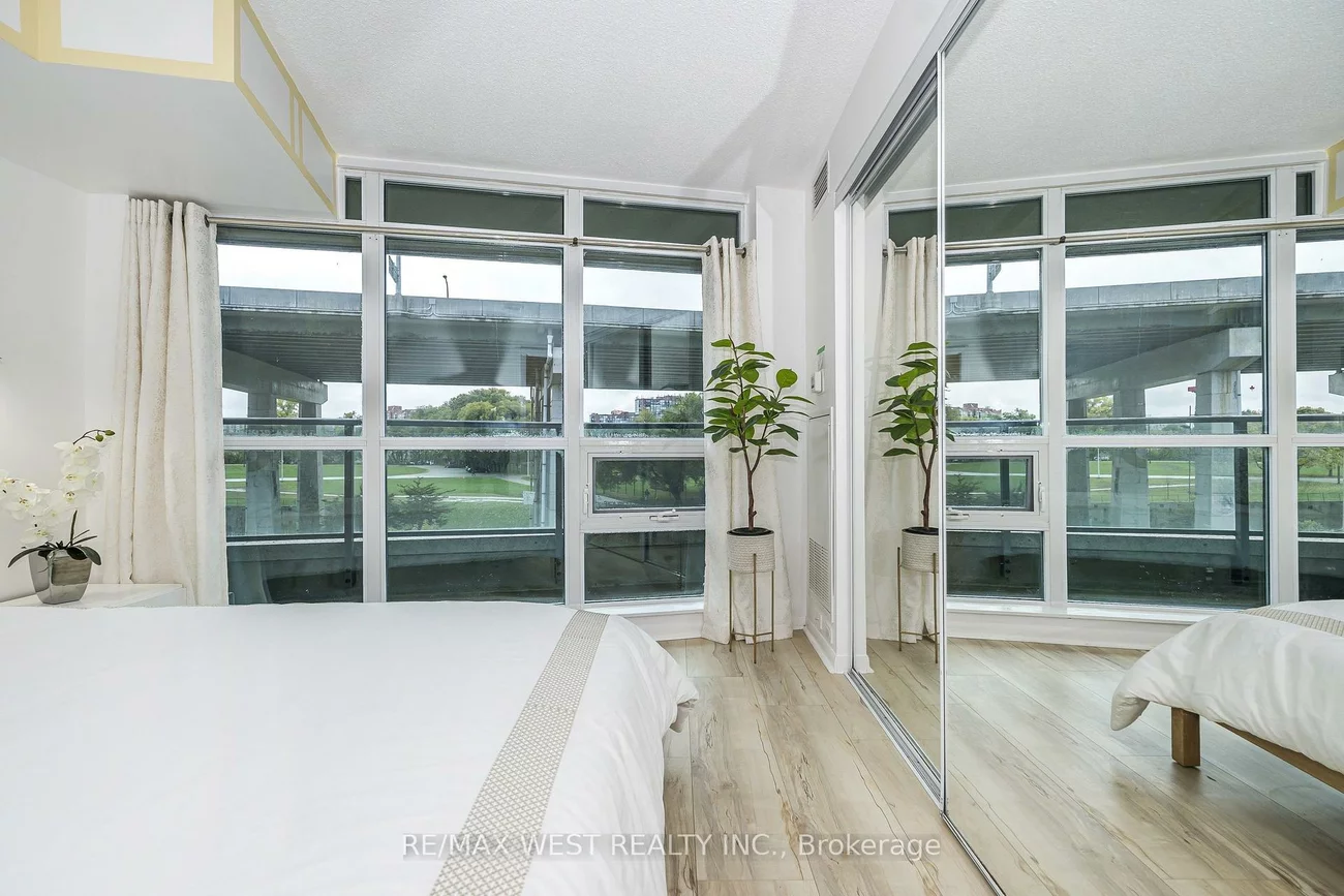 209, Fort York, Niagara, Toronto