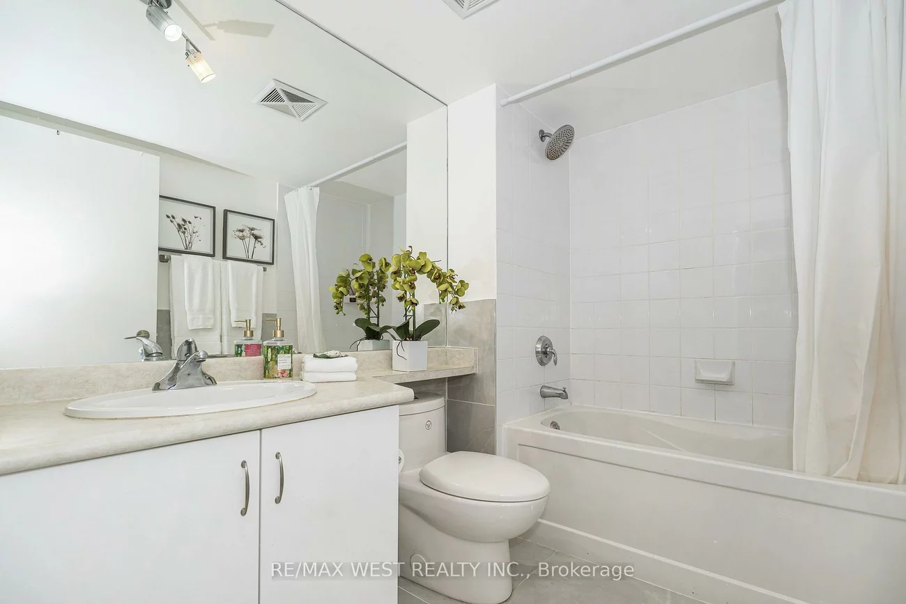 209, Fort York, Niagara, Toronto