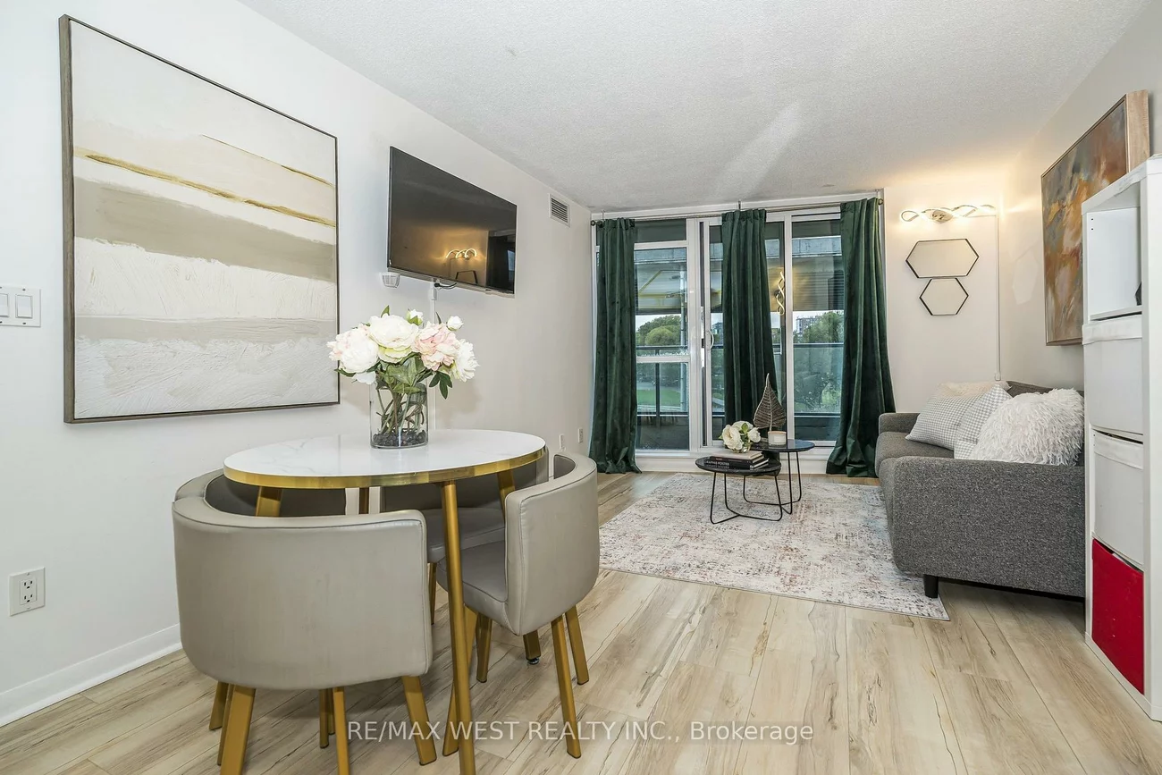 209, Fort York, Niagara, Toronto