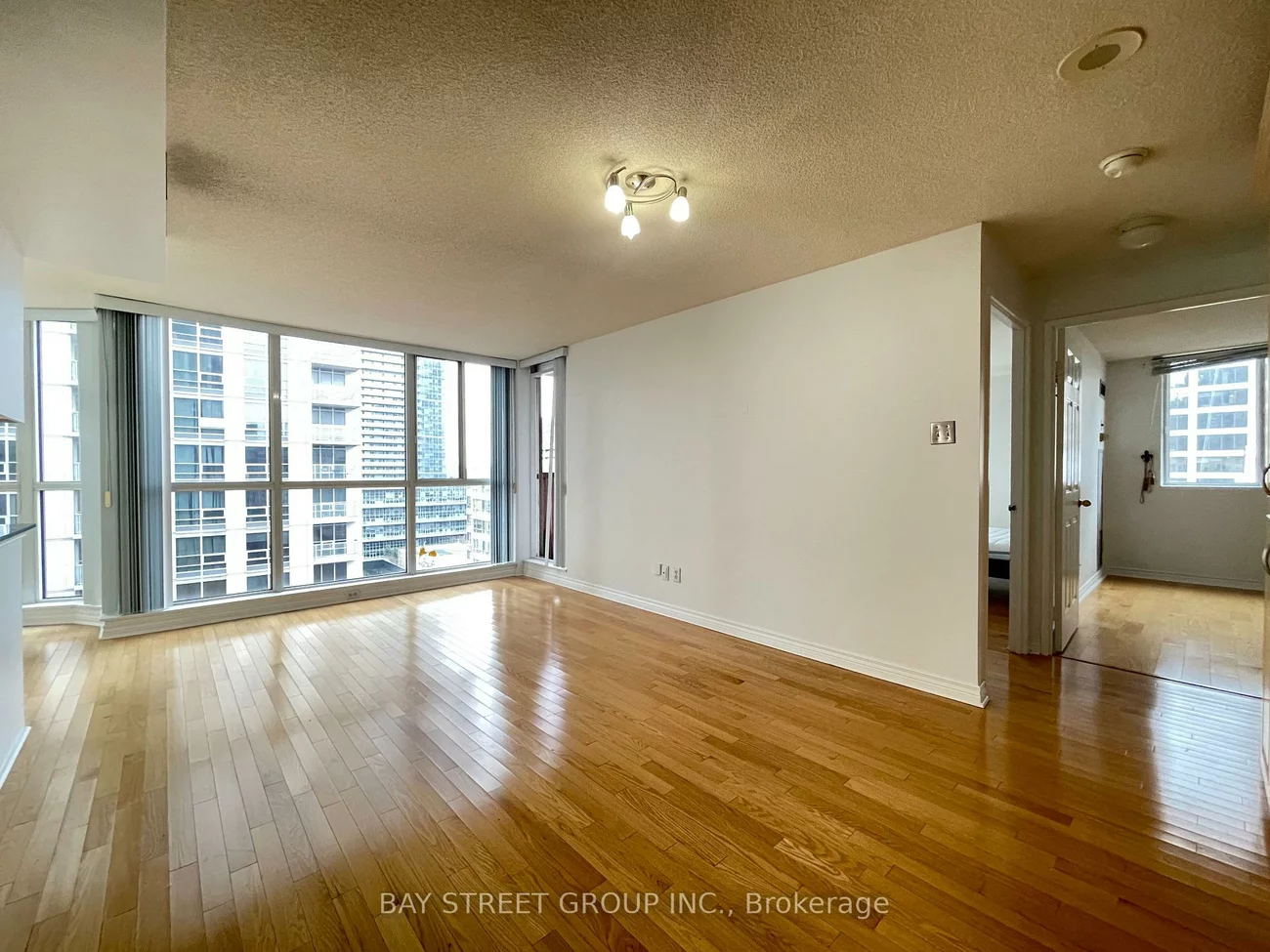 736, Bay, Bay Street Corridor, Toronto