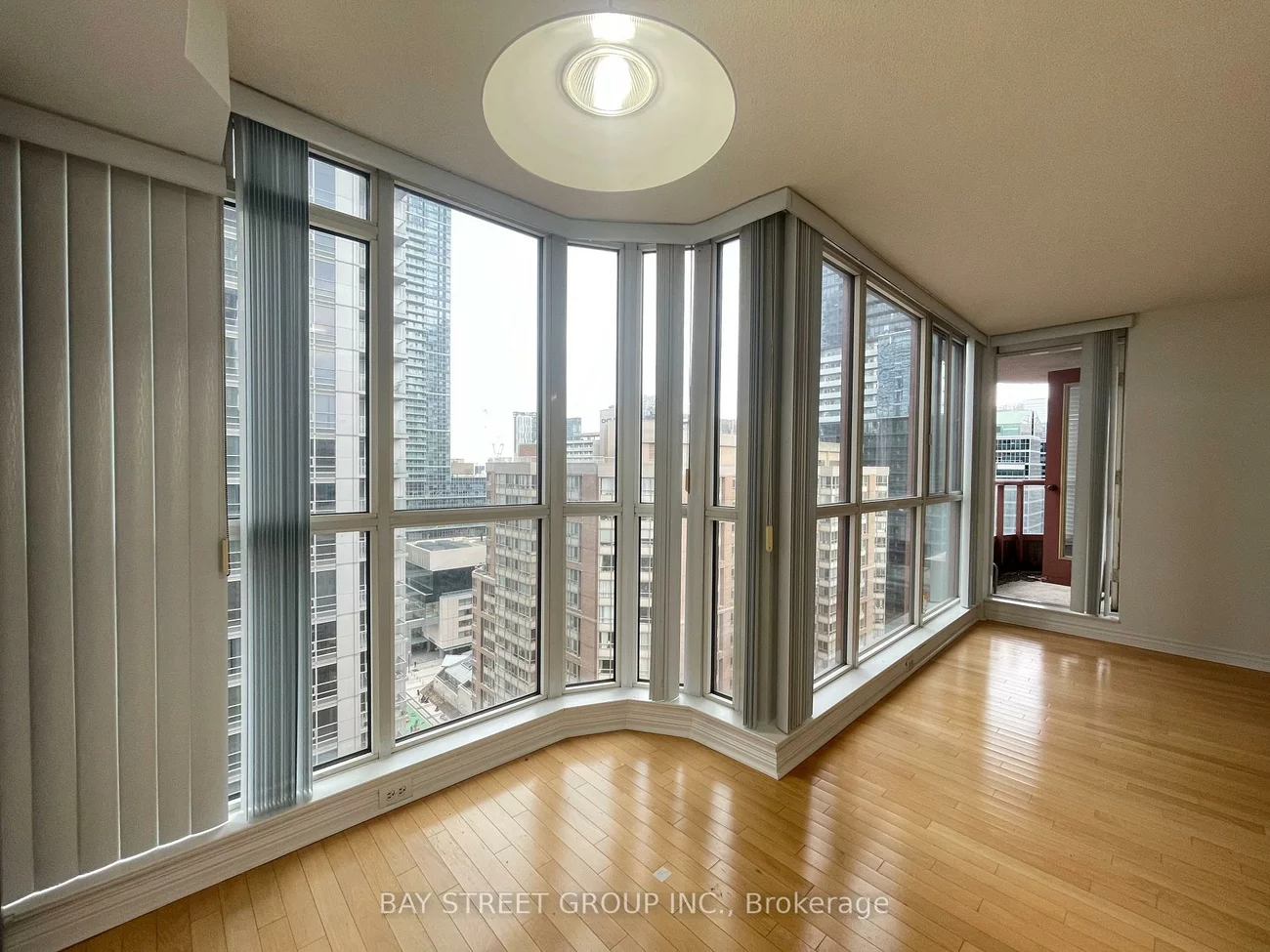 736, Bay, Bay Street Corridor, Toronto