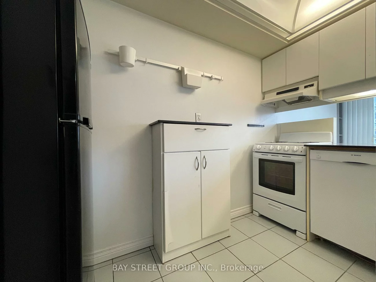 736, Bay, Bay Street Corridor, Toronto