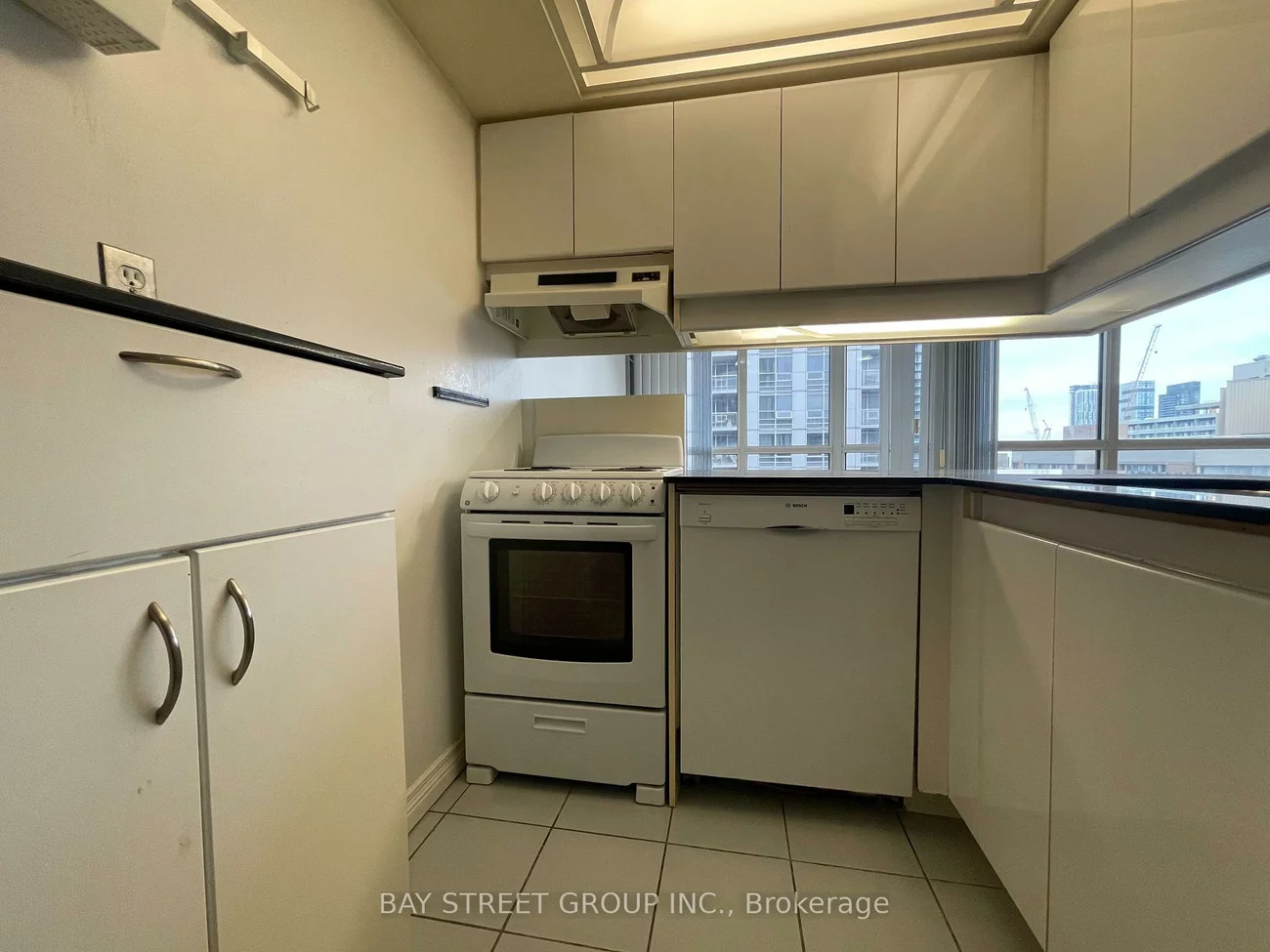 736, Bay, Bay Street Corridor, Toronto