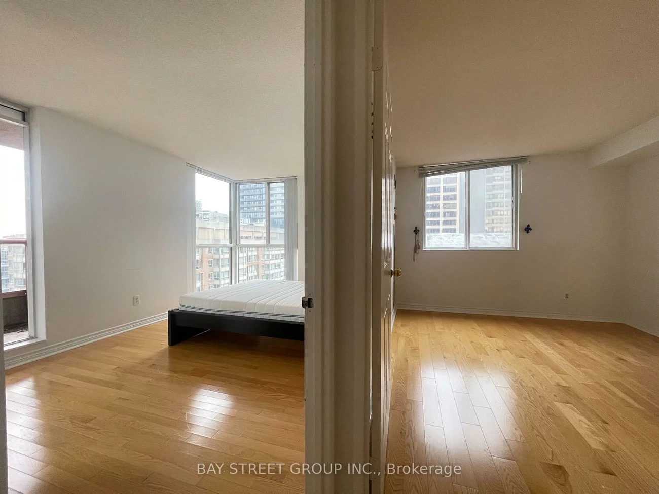 736, Bay, Bay Street Corridor, Toronto