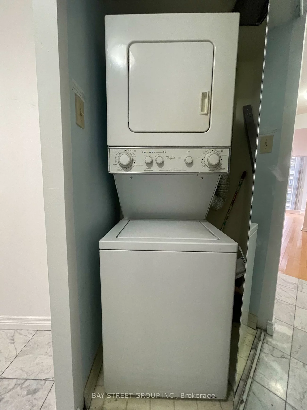 736, Bay, Bay Street Corridor, Toronto