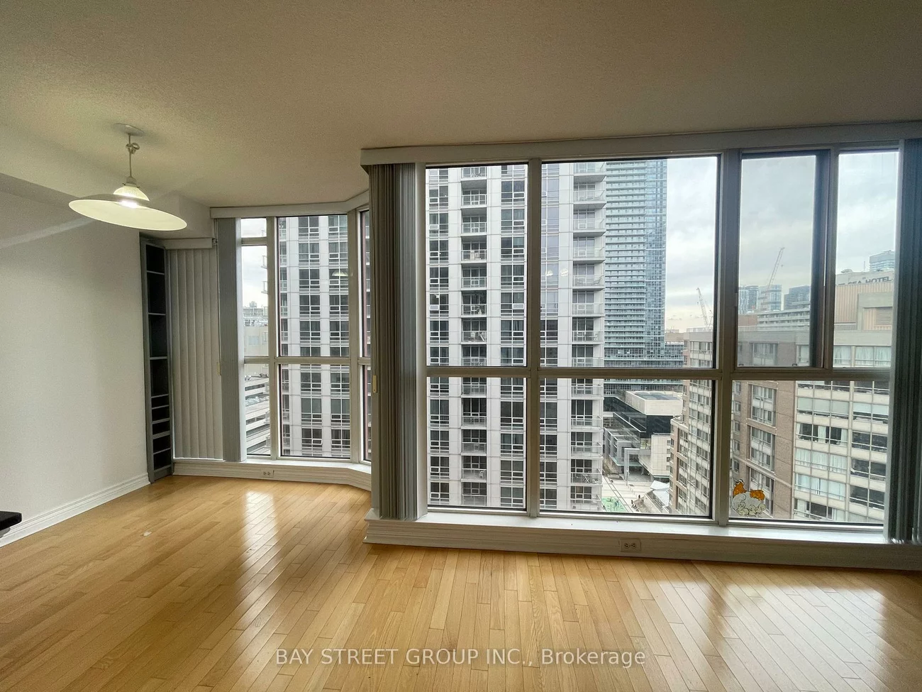 736, Bay, Bay Street Corridor, Toronto