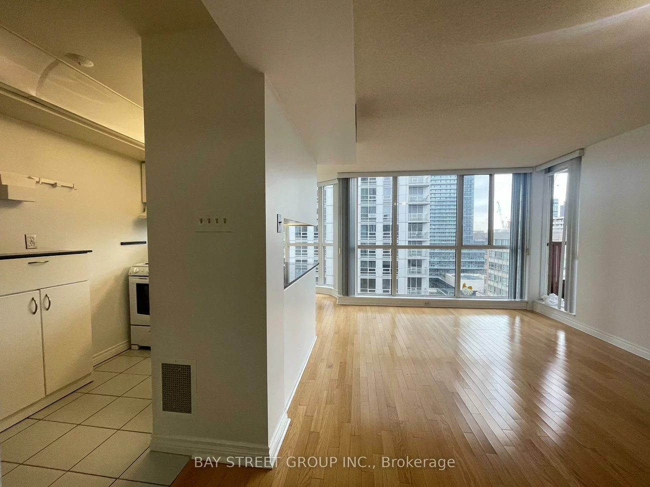 736, Bay, Bay Street Corridor, Toronto