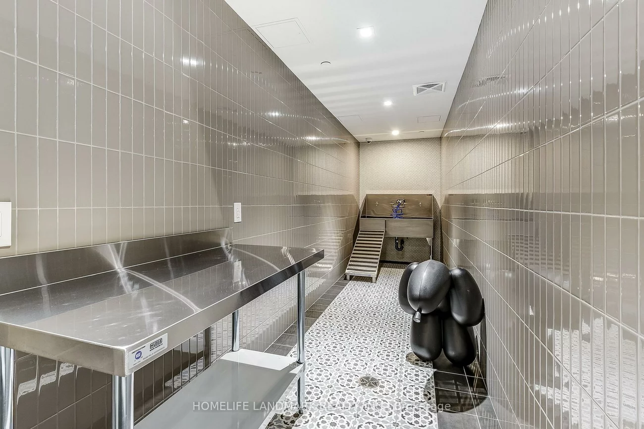 28, Widmer, Waterfront Communities C1, Toronto