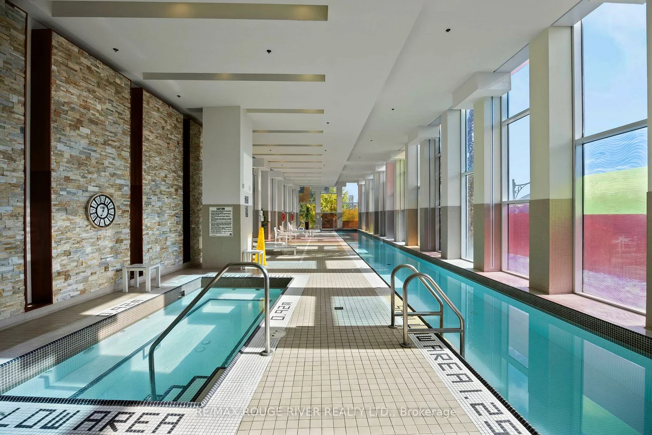 15, Singer, Bayview Village, Toronto