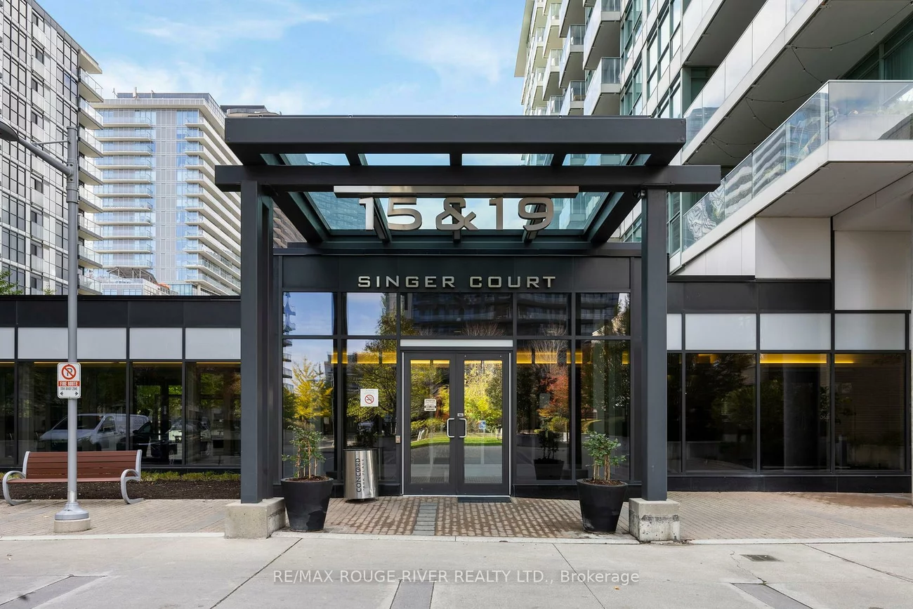 15, Singer, Bayview Village, Toronto