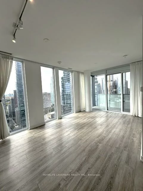 28, Wellesley, Church-Yonge Corridor, Toronto