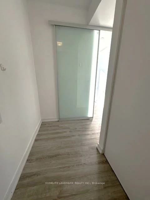 28, Wellesley, Church-Yonge Corridor, Toronto